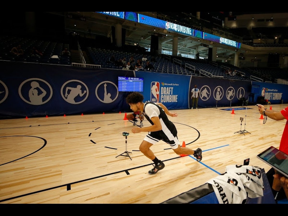 Johnny Juzang rút lui khỏi NBA Draft 2021